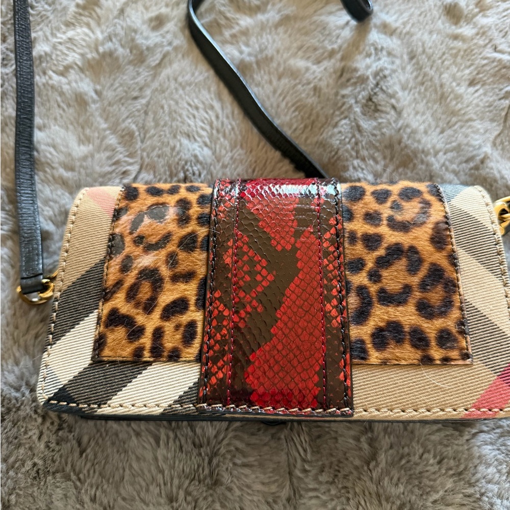 Preloved Burberry Leopard Print Crossbody Bag great condition original dust bag - Picture 3 of 10